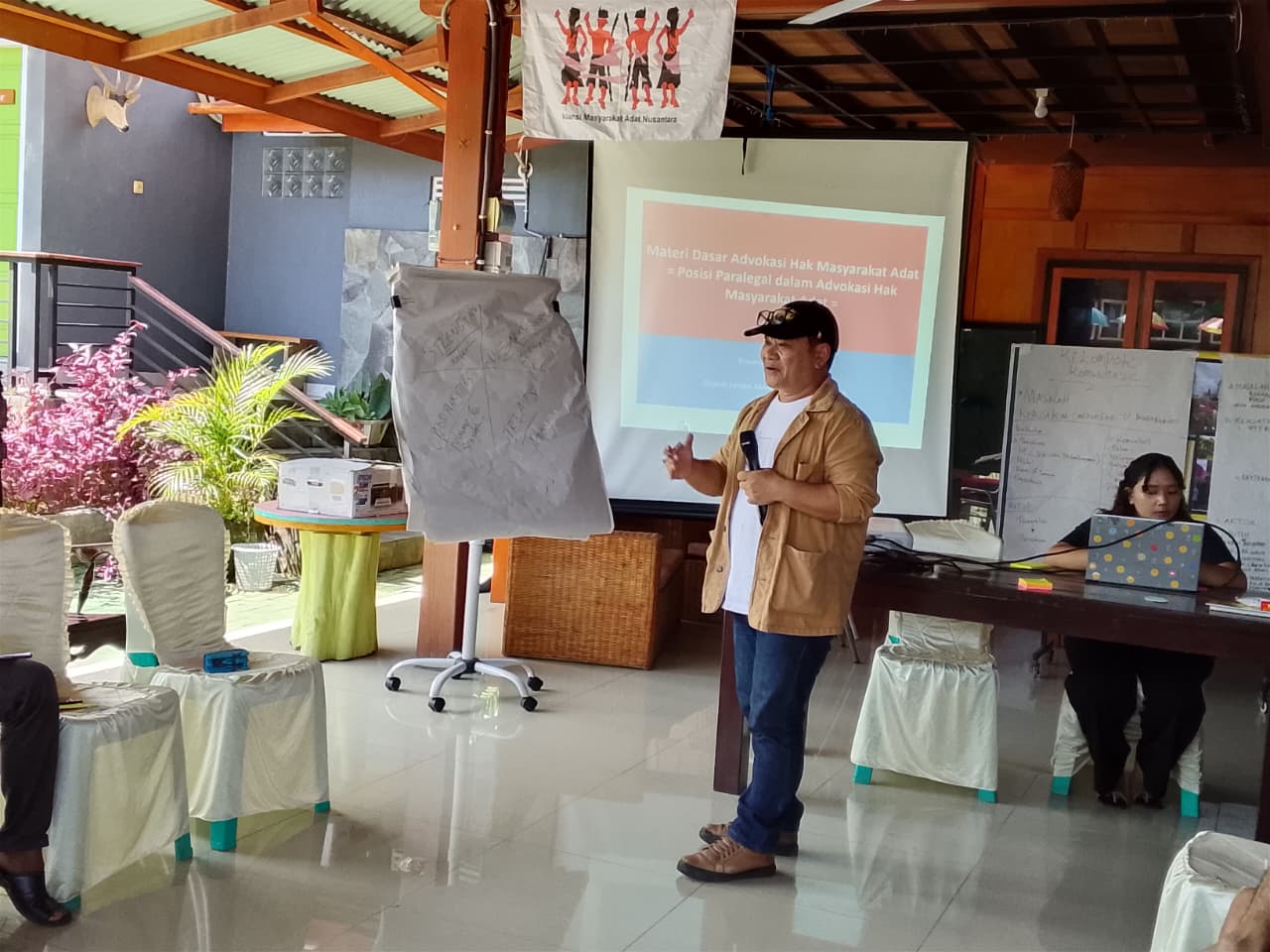 Erasmus Cahyadi, Deputi Sekjen AMAN Bid. Urusan Politik. (Foto : Belarmino Lapong)