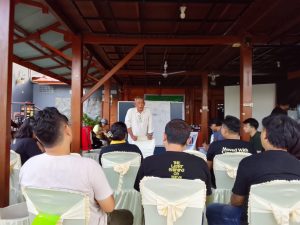 Prof. Dr. Rignolda Djamaludin dalam materi Advokasi Berbasis Komunitas. Doc: B. Lapong