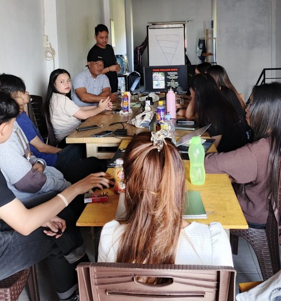 Diskusi bersama topik penulisan mahasiswa KKN UKIT. Doc. Kelung 28 Juli 2026